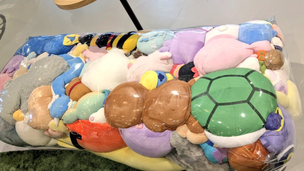 大阪万博 ぬいぐるみベンチ